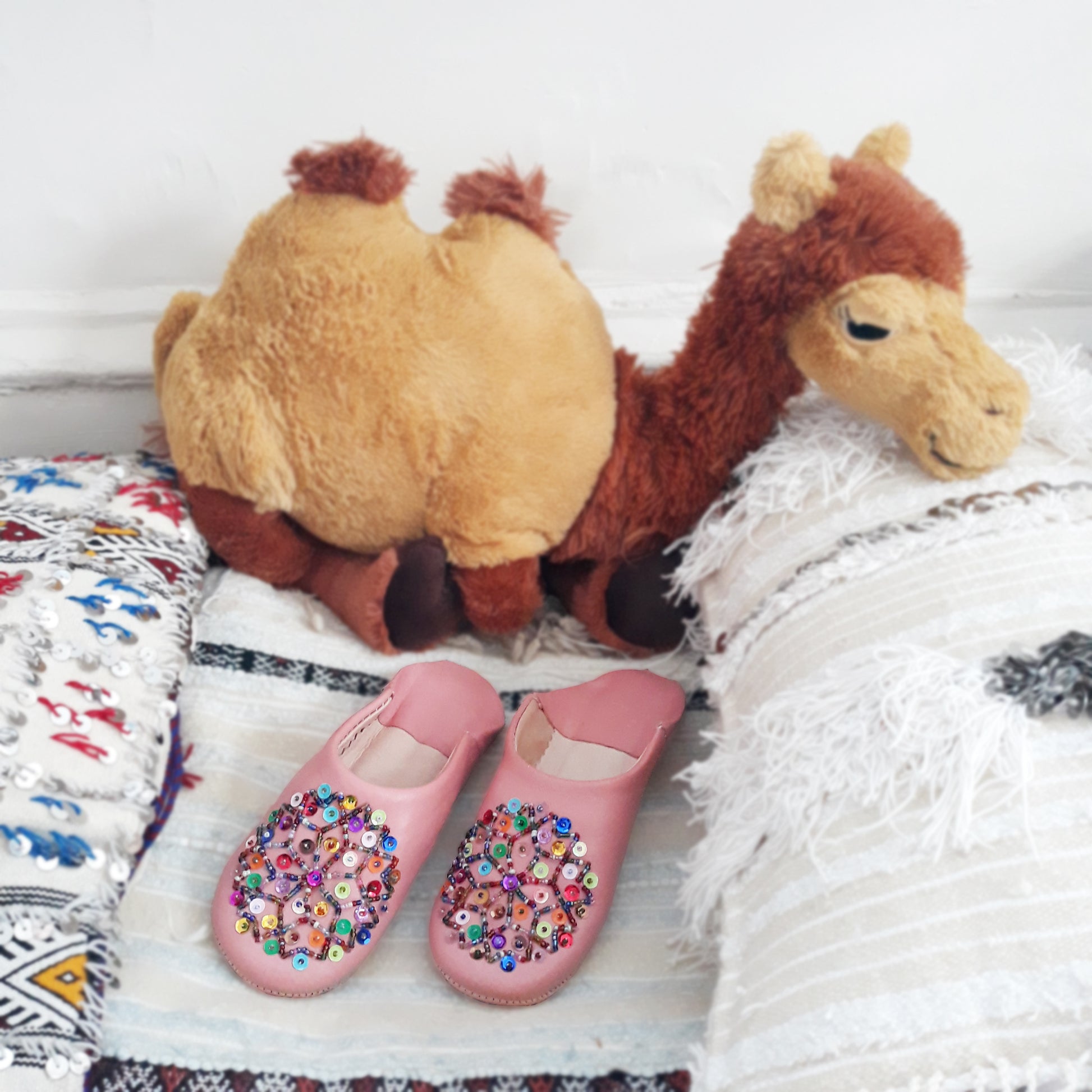 Marché Berber Round Babouche in Pink